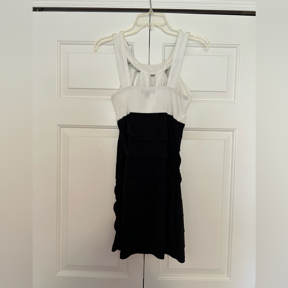 Black and White Dress - Picture 3 of 4